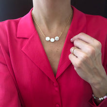 Cargar imagen en el visor de la galería, Collar Victoria perlas