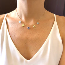 Cargar imagen en el visor de la galería, Cristales millefiori y dijes bañados en oro. Baño en Oro. Largo: 40cm con extensión ajustable de 5cm.