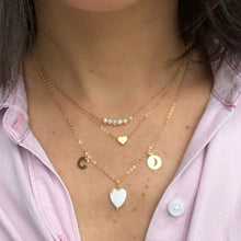 Cargar imagen en el visor de la galería, Baño de oro. Largo: Cadena, 40 cm con extensión ajustable de 5cm. Dije corazón de aprox, 0.5cm de ancho